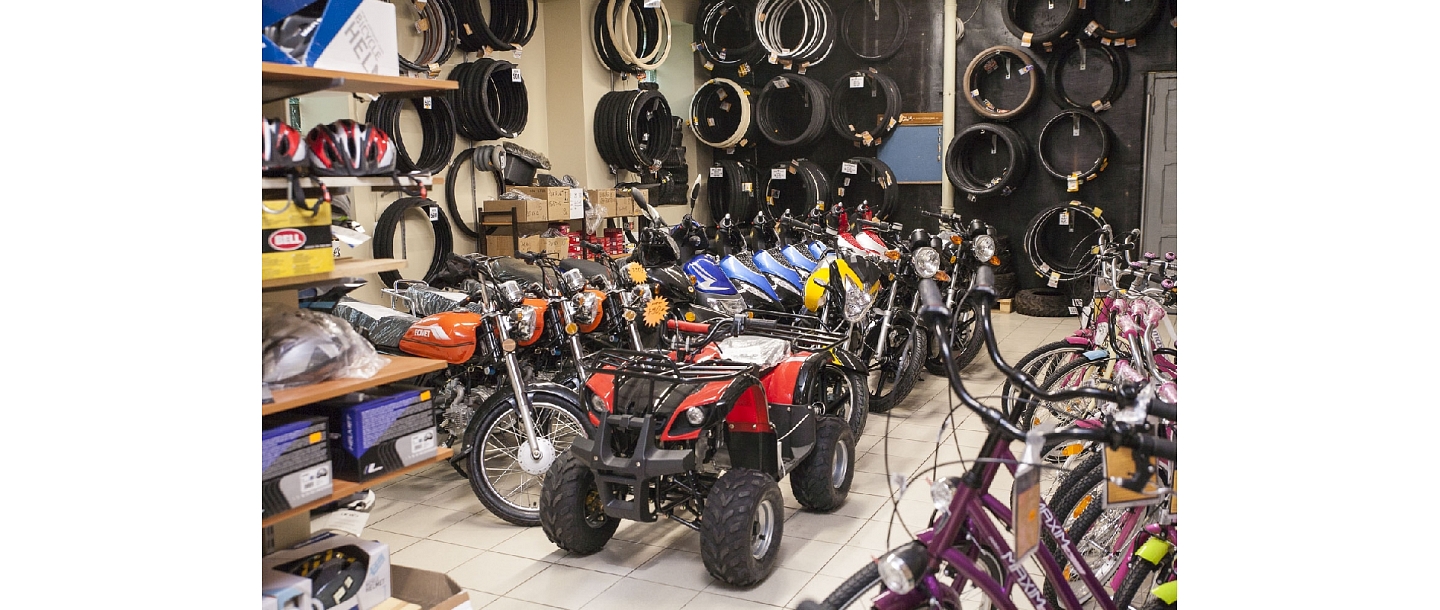 Motor scooters and scooters