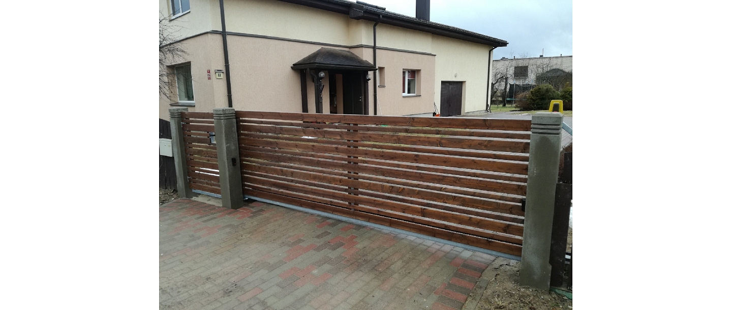 Panel fences