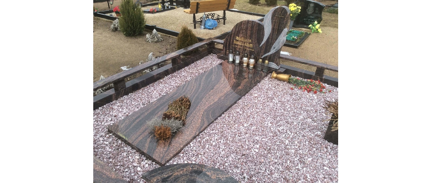 Надгробие и бордюр из гранитного камня