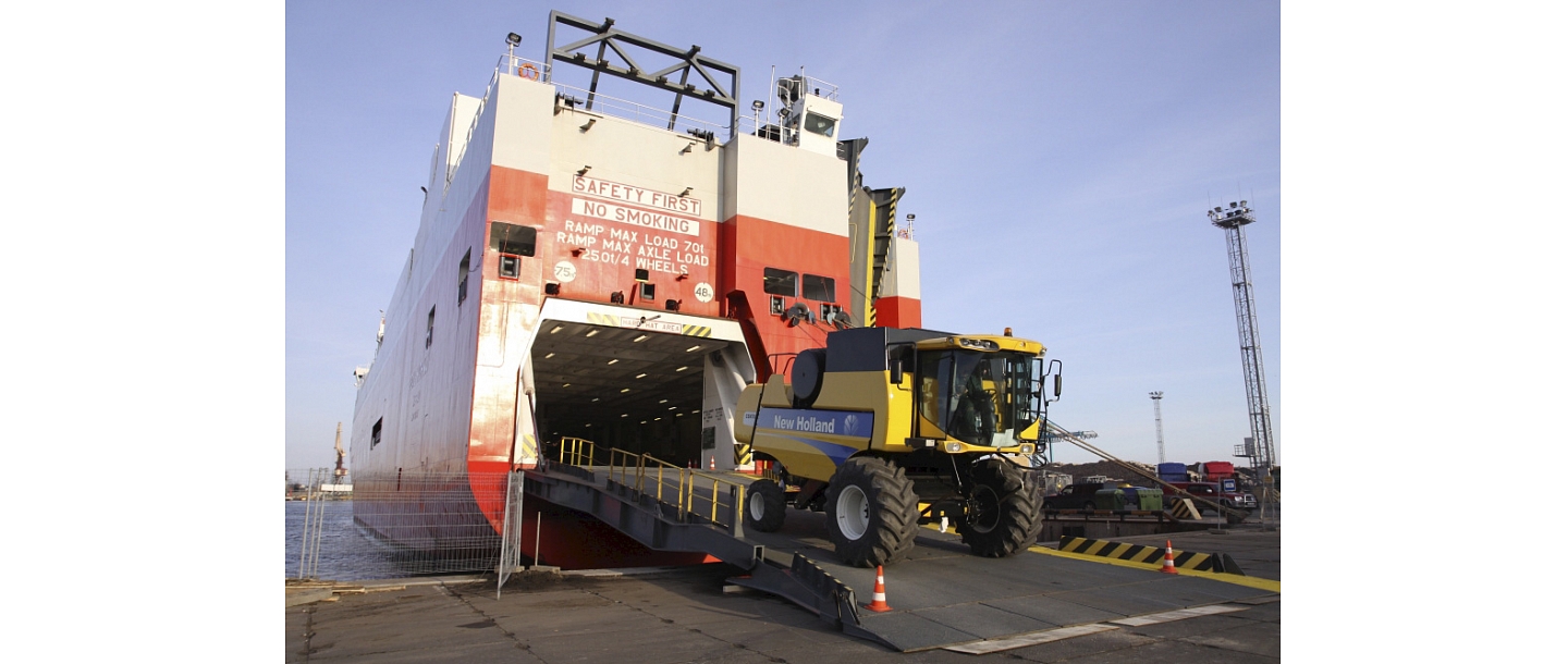 Ship freight shipping