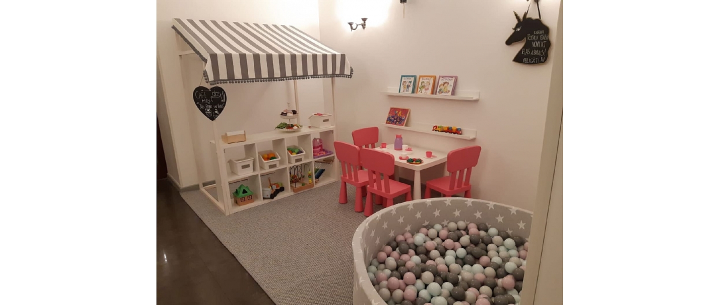 Three peppers and cakes, children's playroom