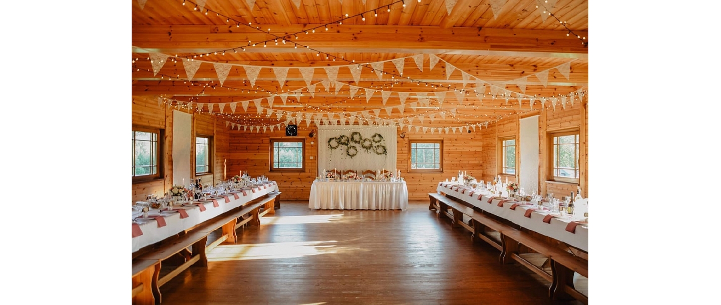 Three peppers and cakes, off-site table setting