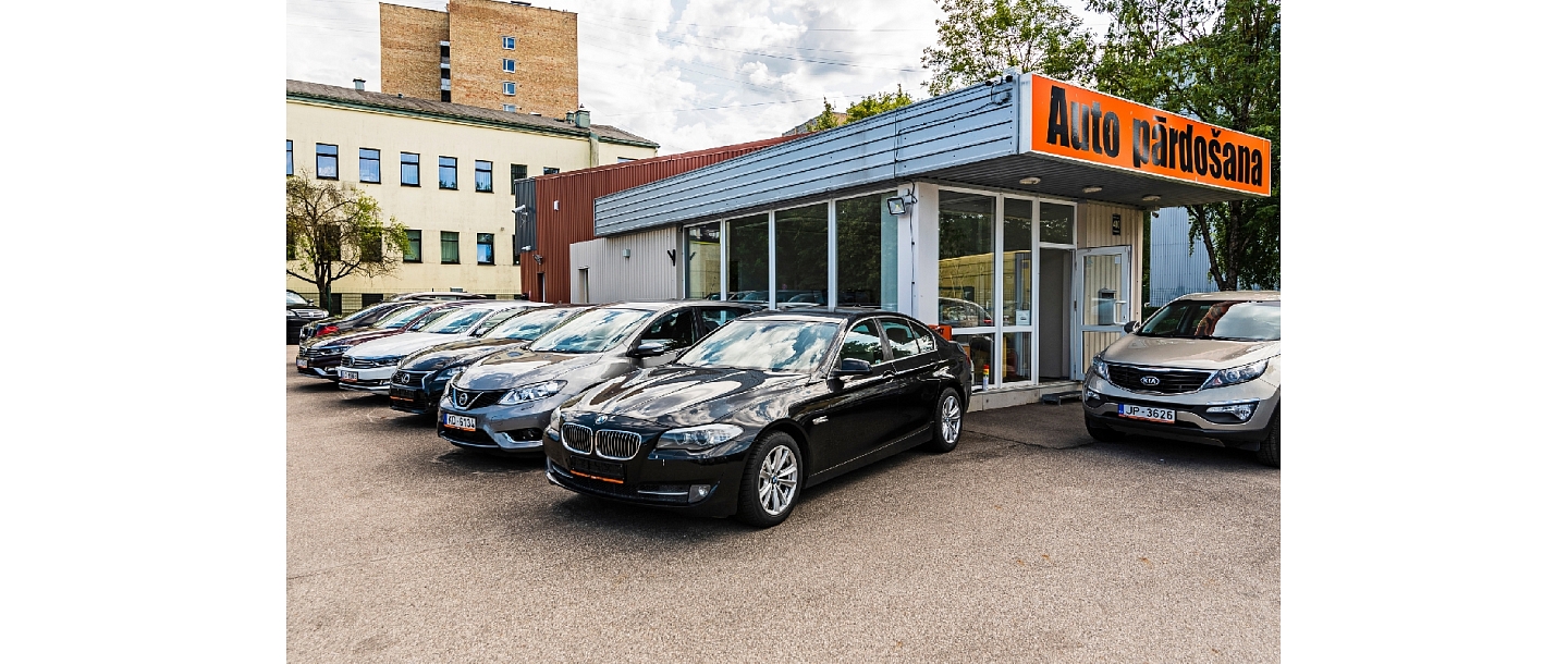 Car sale, SIXT used car lot