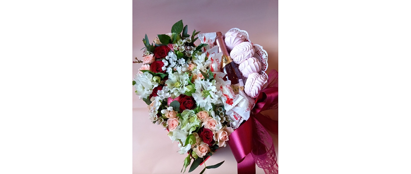 Flower arrangements, bouquets