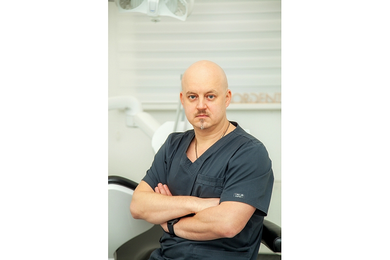 Deniss Spiridonovs, zobārsts klīnikā NORDENT