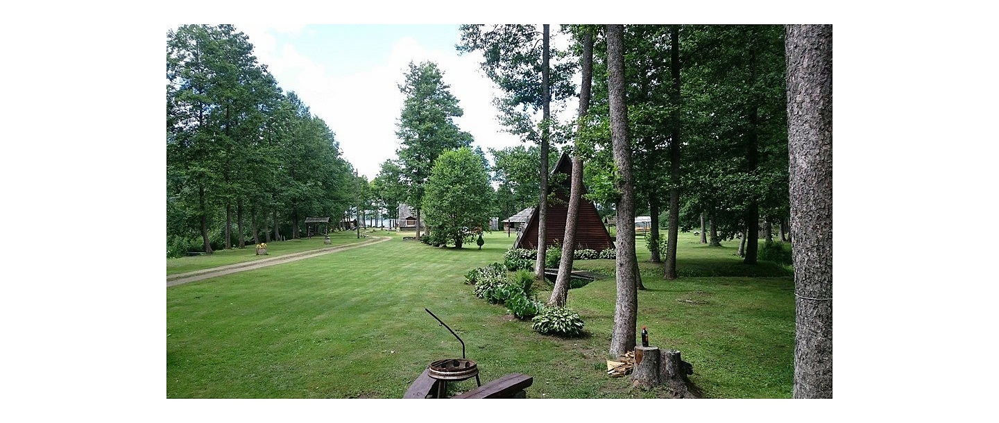 Kempings pie Usmas ezera