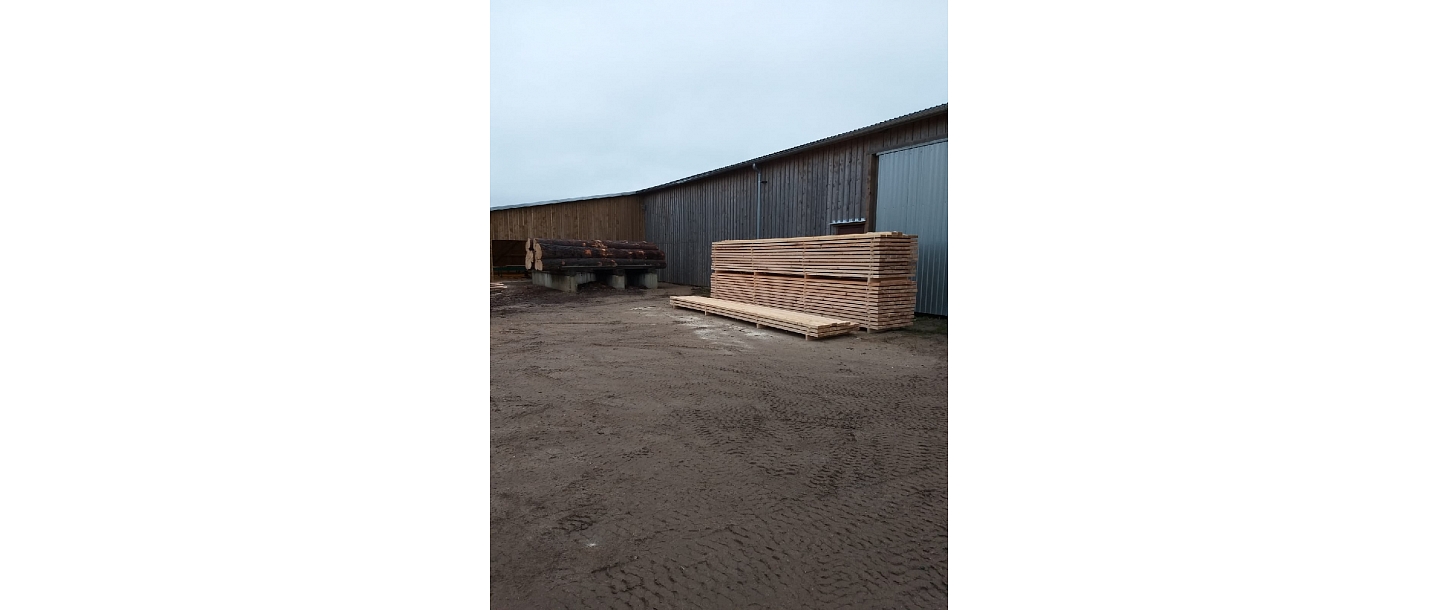 Kokmateriālu tirdzniecība