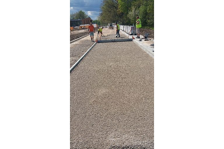 Мощение, работы по укладке брусчатки.