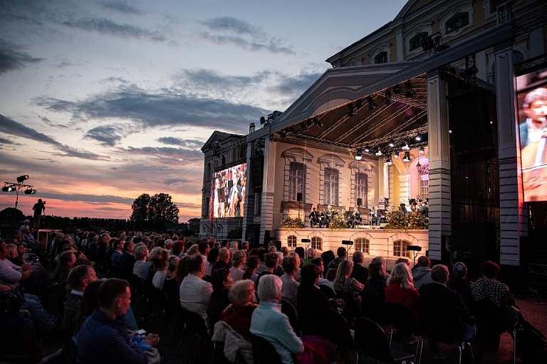 RJK. Stage, Lighting equipment, Sound equipment. Rundale