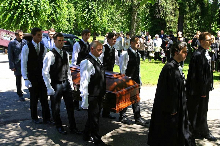 Услуги по переноске гробов