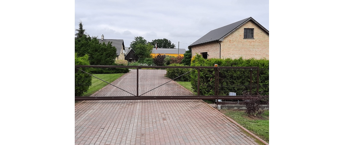 Vārtu uzstādīšana