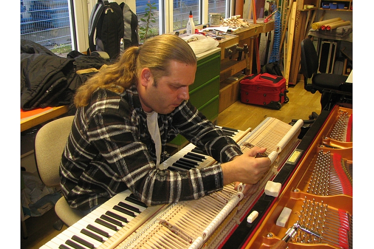 Yamaha intonēšana