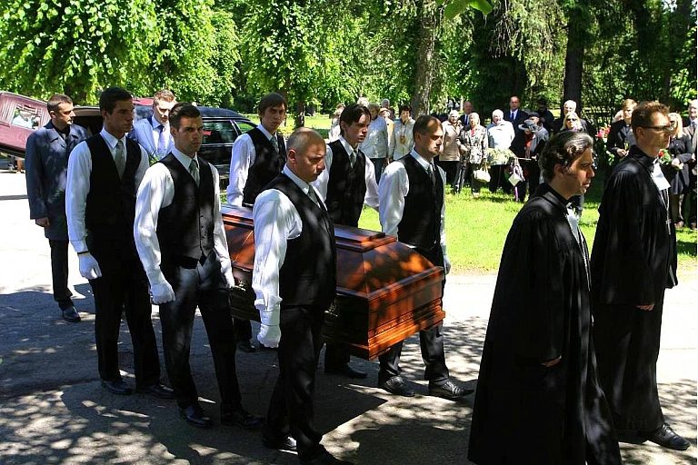 Услуги по переноске гробов