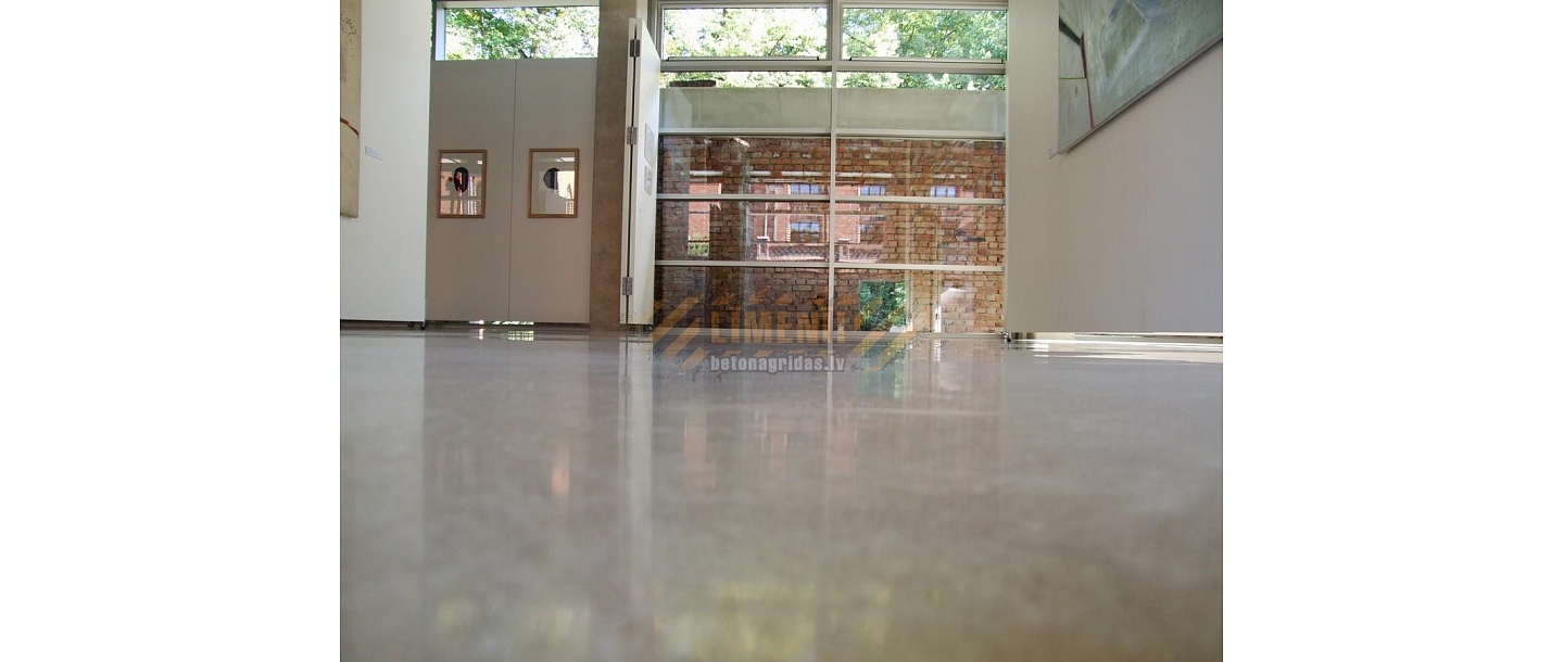 Creating concrete floors at the level of the concrete floor