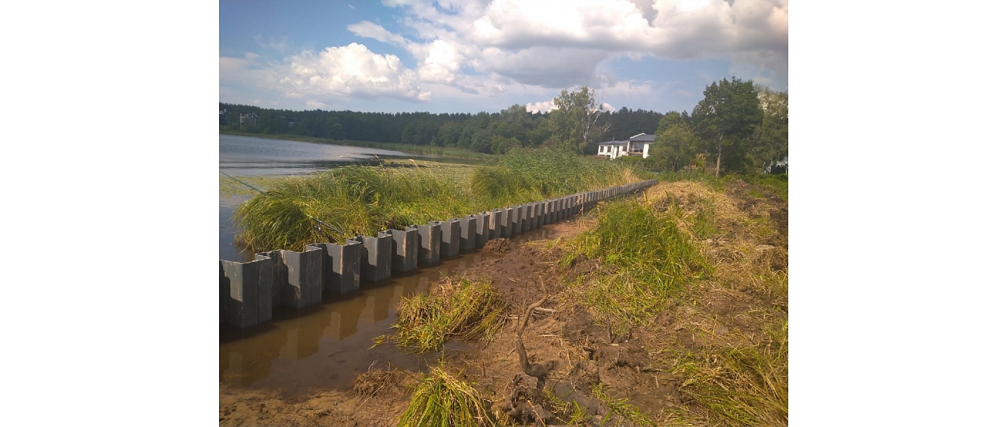 Pile planking, sheet piling, piles