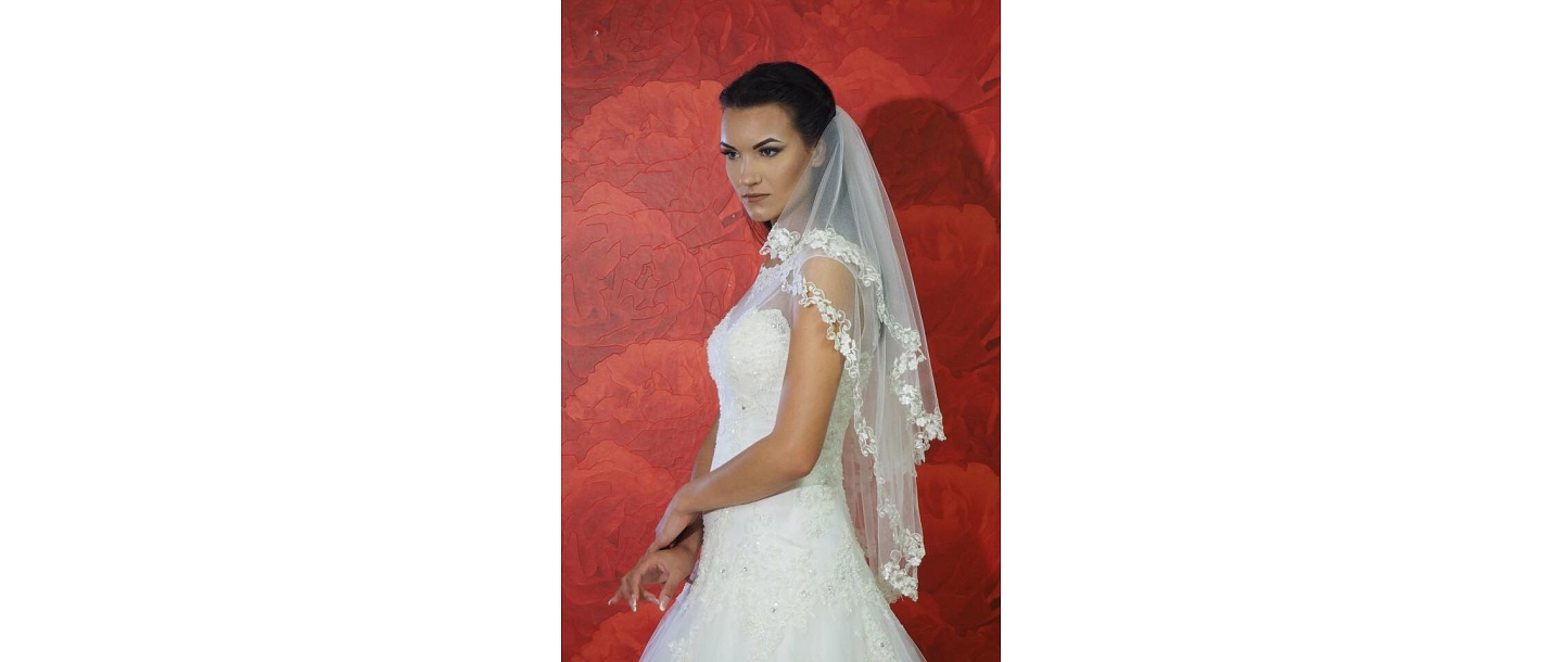 Sale of wedding dresses, rental, designer and sewing services