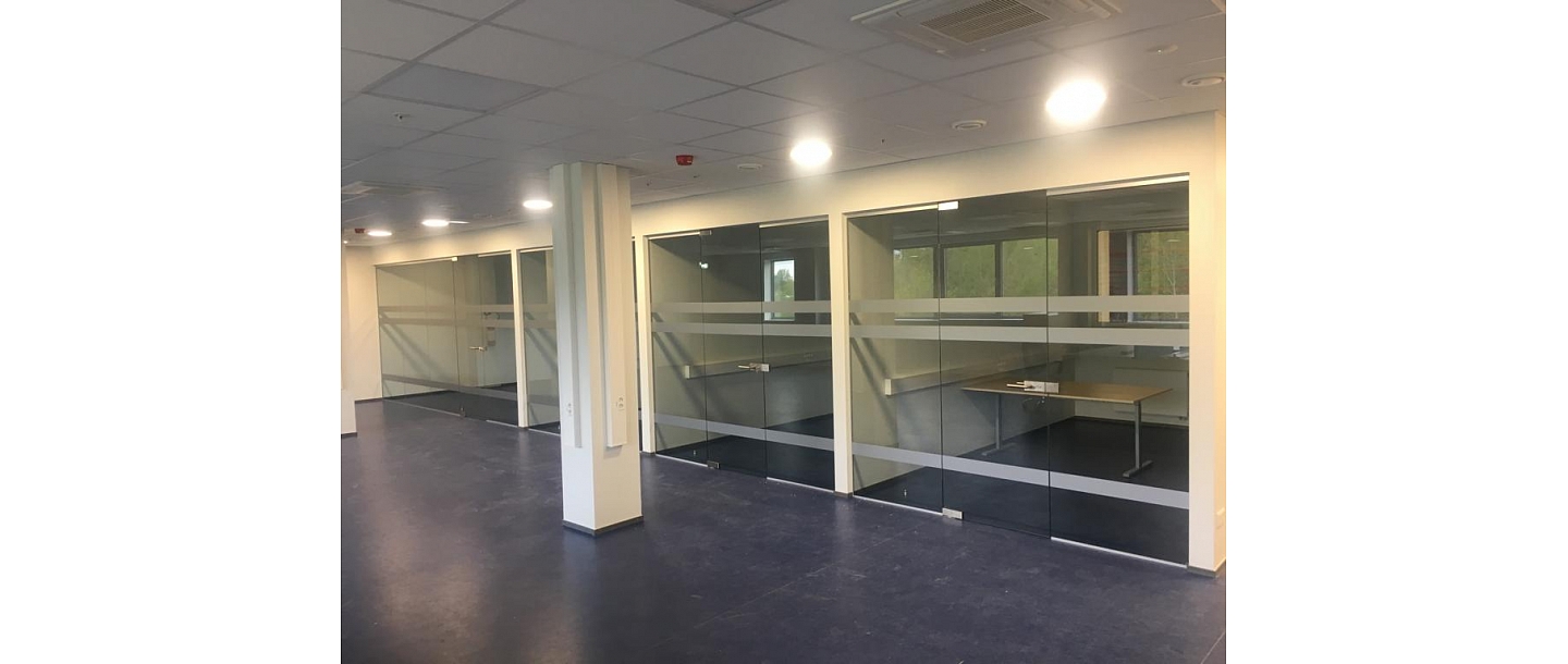 Glass partitions for offices and offices