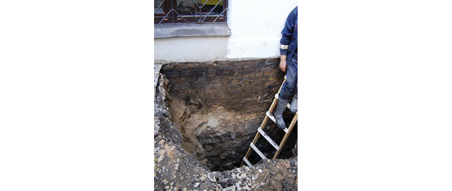 Determination of geotechnical parameters of building soil base