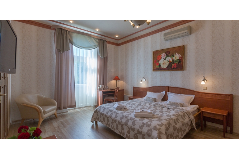 Boutique hotel ROZE. Double room with balcony