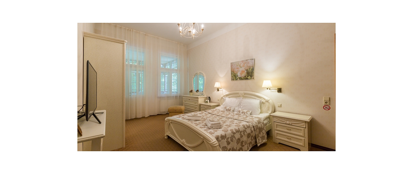 ROZE apartments. Double room with terrace