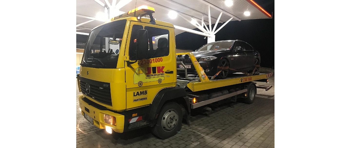 Car towing, technical roadside assistance