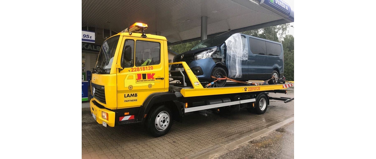Car tow truck Ķekava