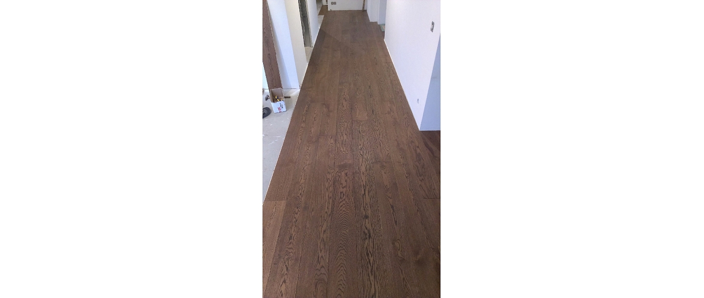 Profesionāla ozola un oša koka grīdu un parketa ieklāšana, restaurācija, tirdzniecība. Ražots Latvijā.