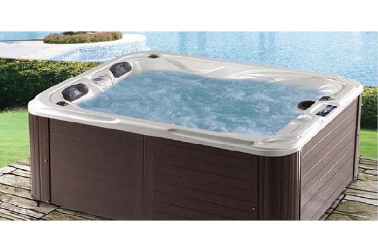 Outdoor jacuzzi