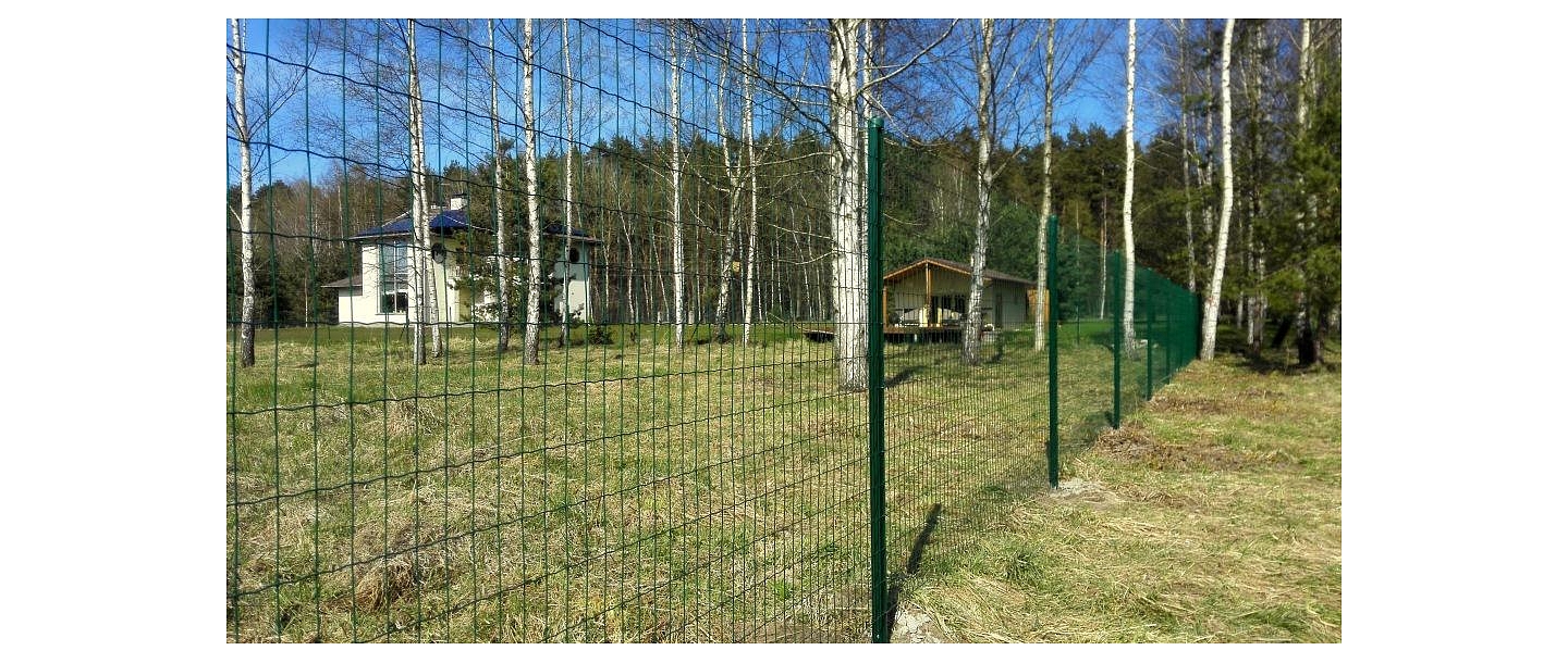 Welded mesh in rolls