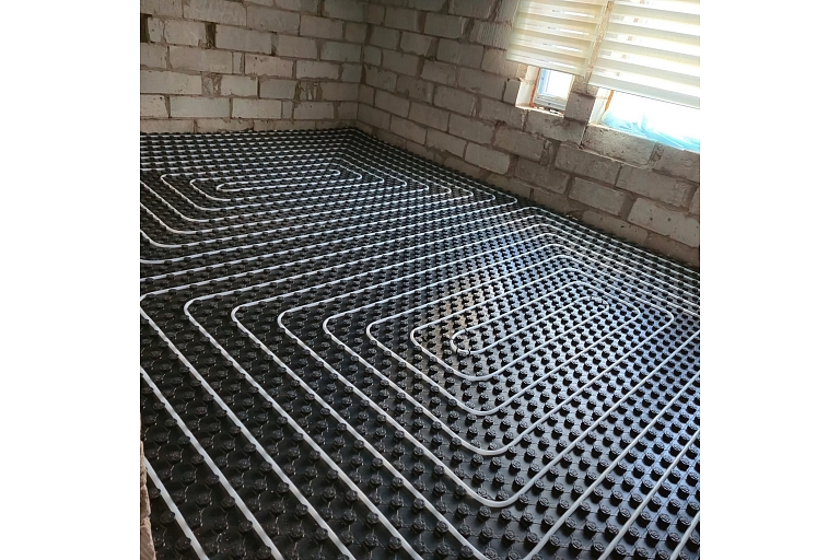 Underfloor heating installation