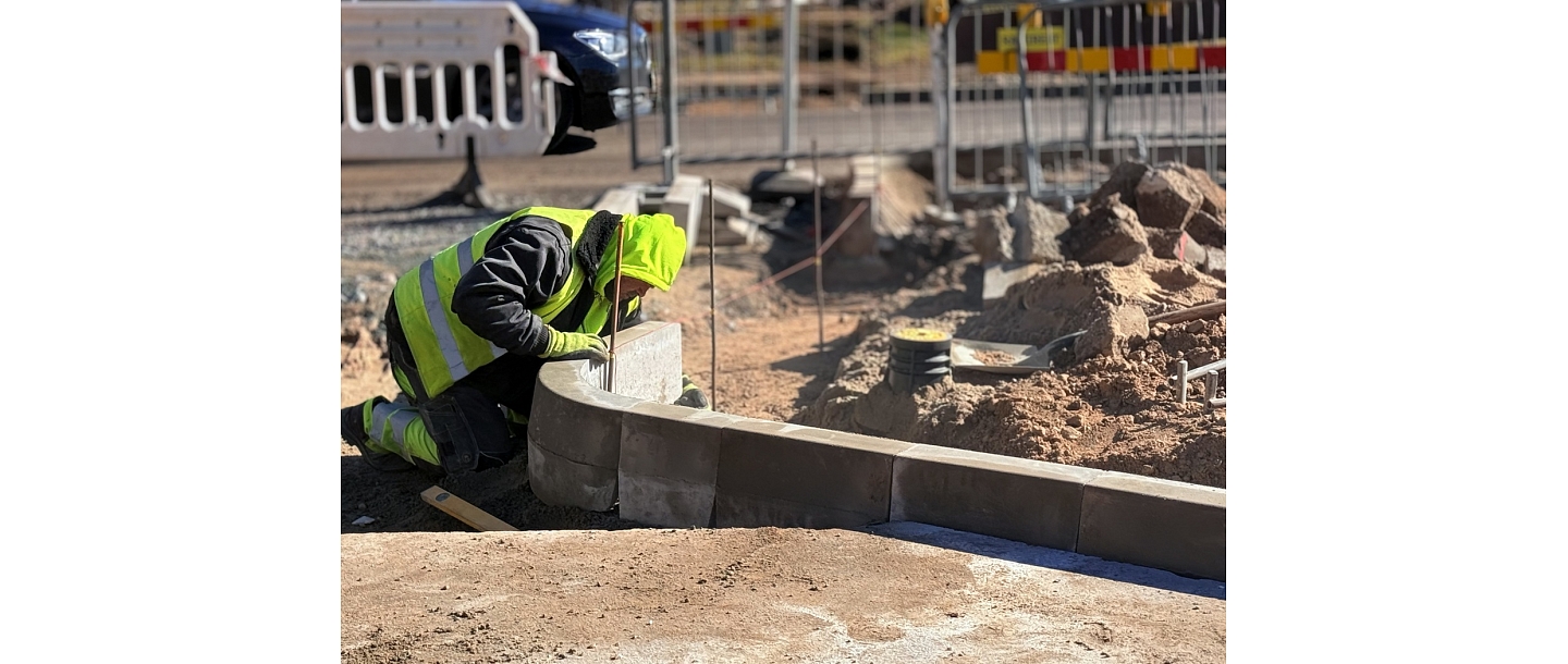 Construction of concrete curbs