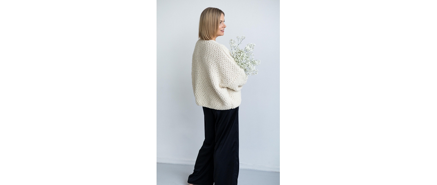 Sweater, suitable for everyday life and special moments.