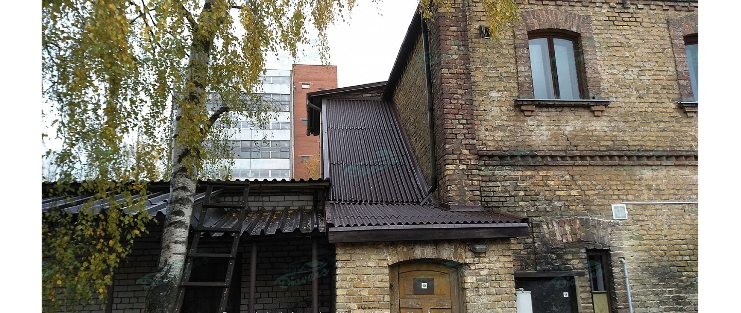 Installation of bitumen corrugated sheets