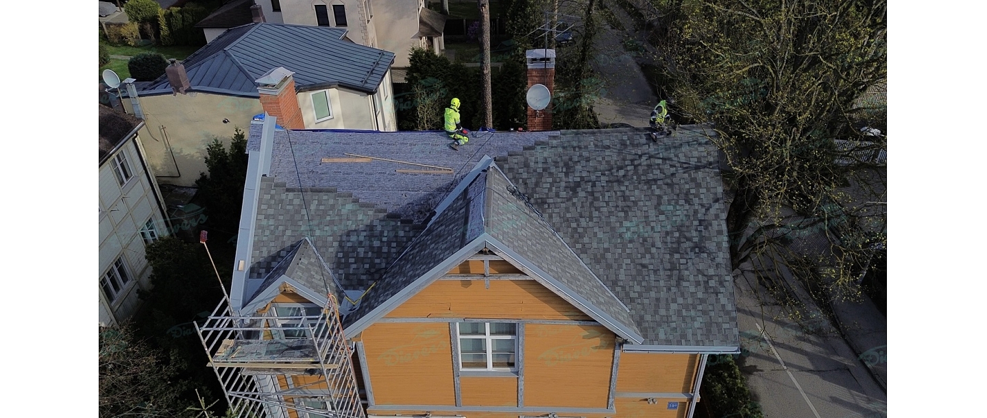 Loading bitumen shingles