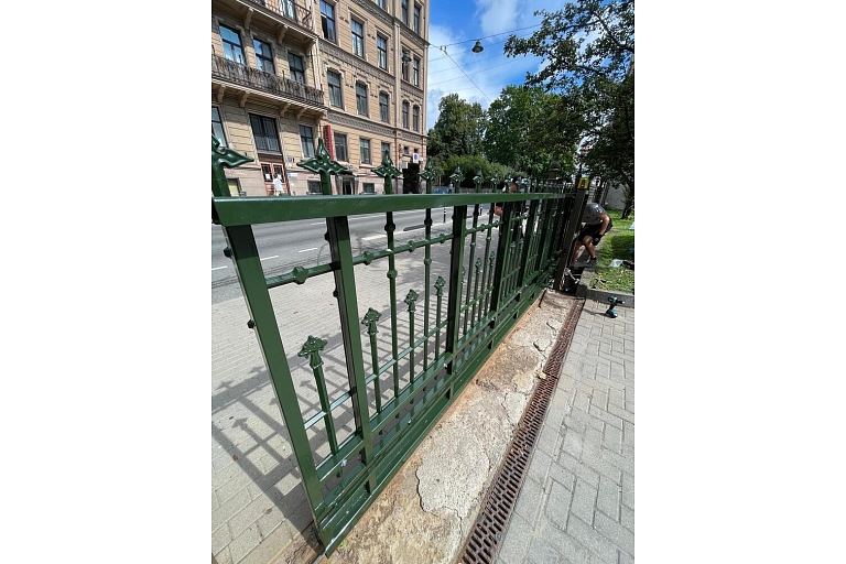 Renovation of sliding gates