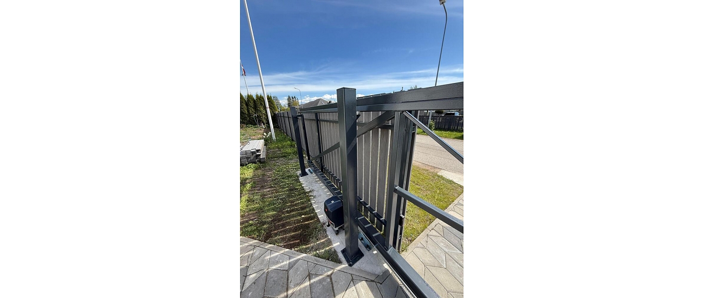 Sliding gate automation