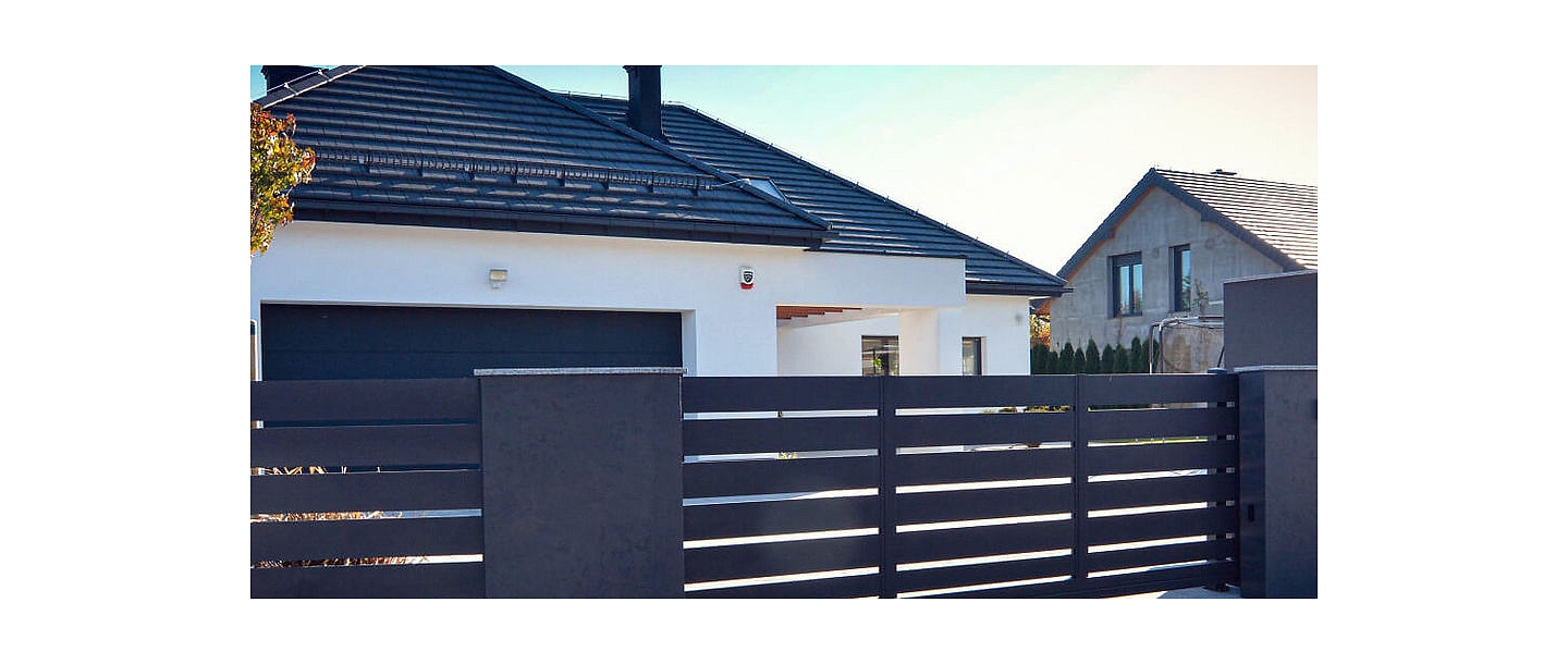 Metal fence around the house with a modern design