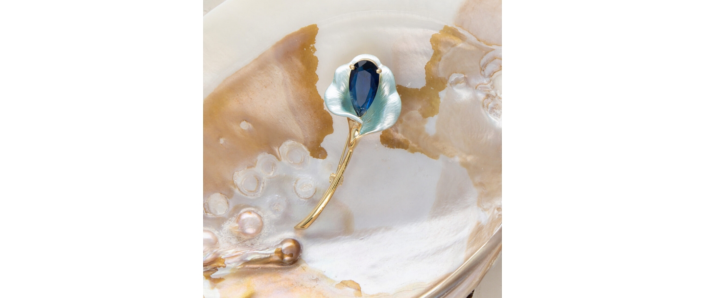 pendants and necklaces