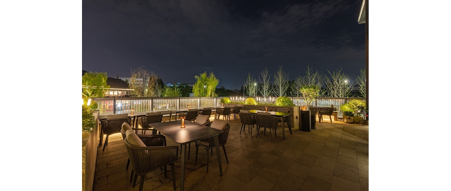 outdoor kitchen