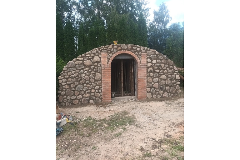 akmens pagrabi