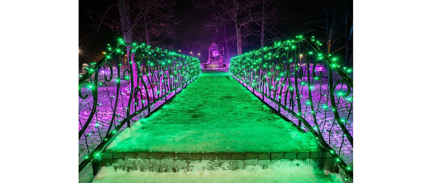 sound, installation of lights and movable stages in concerts