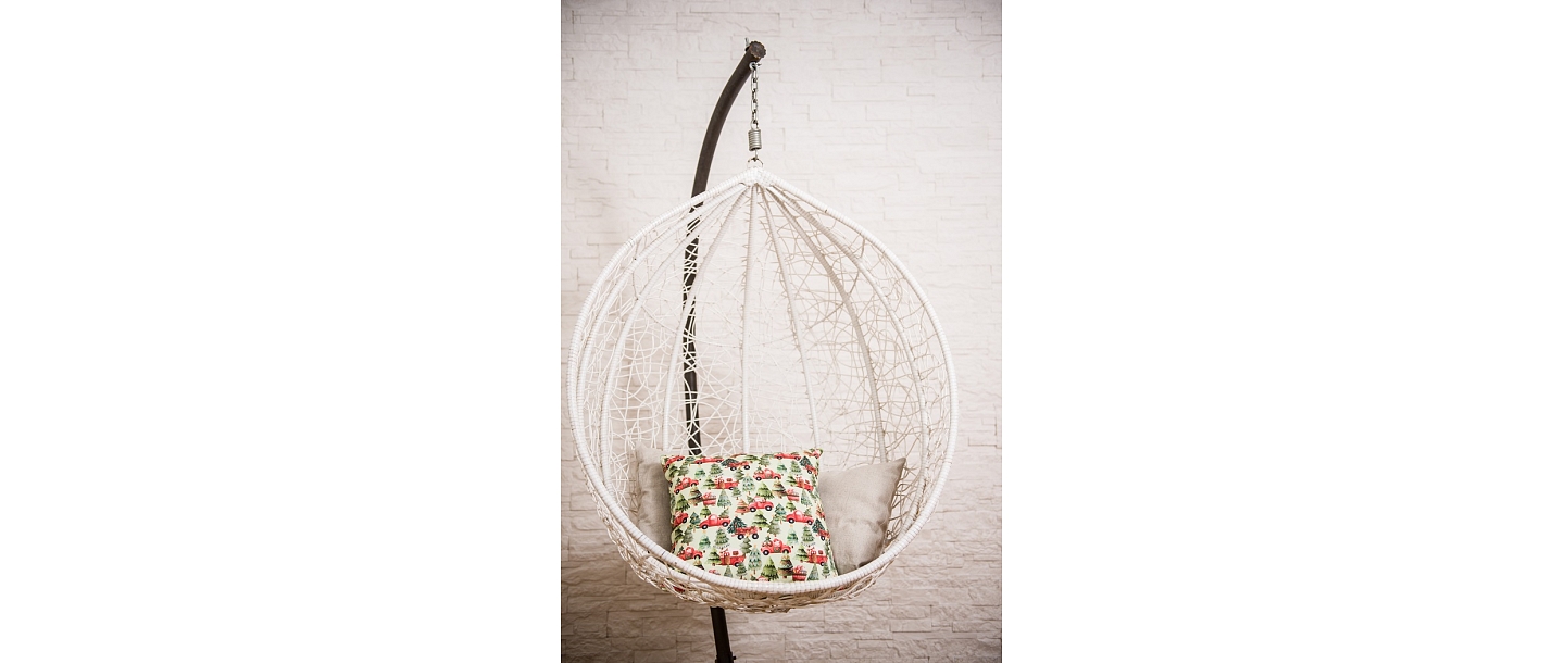 Decorative pillow 45x45 with a lock.