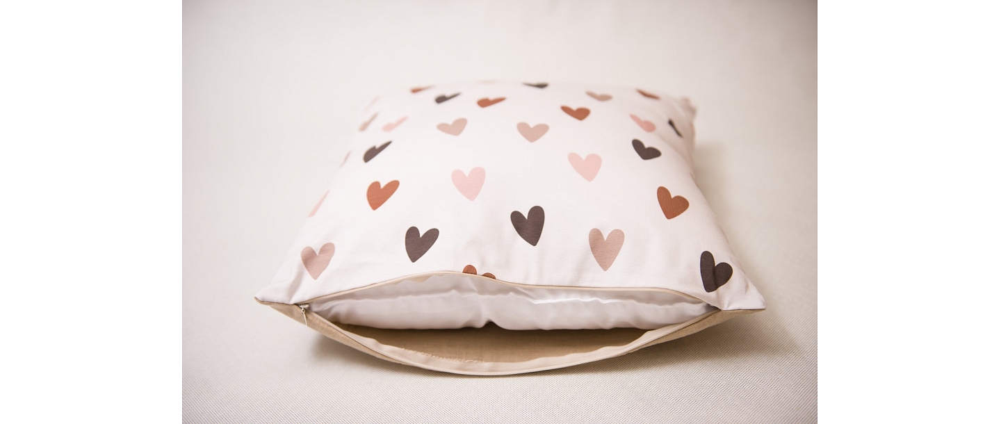 Linen pillow with a heart pattern – a natural and stylish interior element