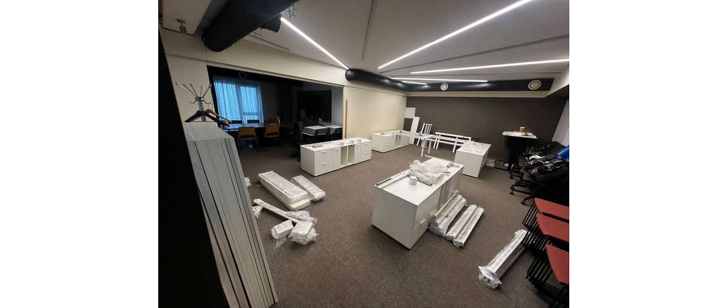 Office furniture delivery and installation for companies