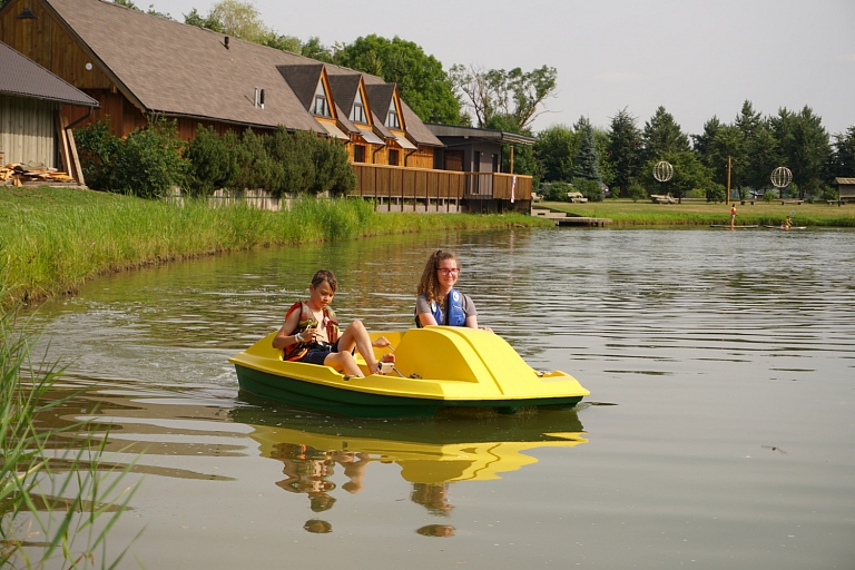 Day camps for children in English