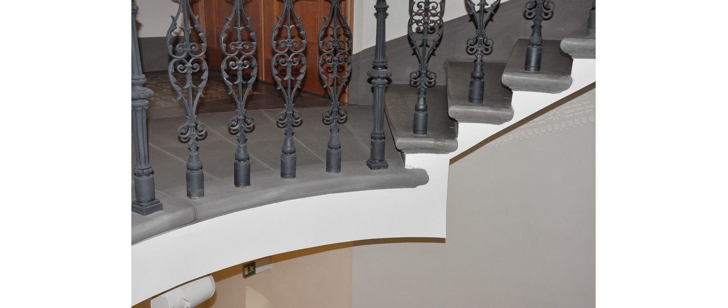 Restoration of concrete steps.