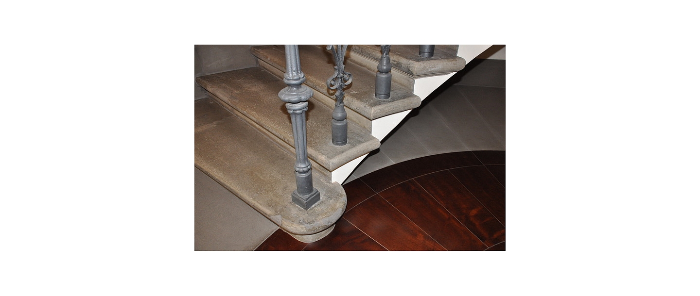 Restoration of concrete steps.