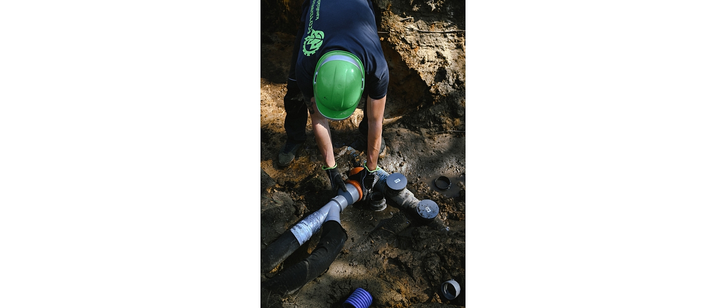 Sewerage-pipe installation