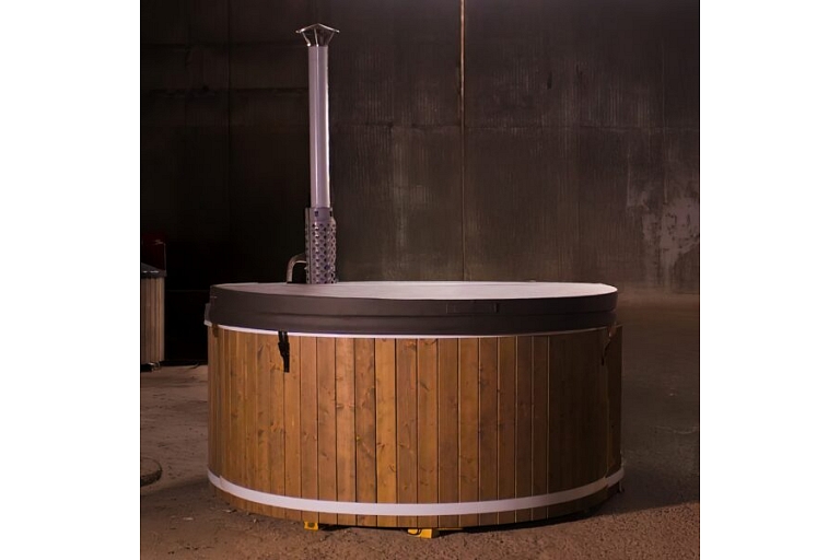 Fully equipped hot tub