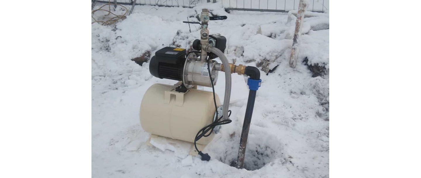 Водяной насос установлен в зимних условиях